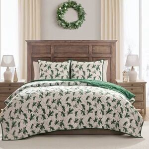HALLMARK NWT 3pc winter berries quilt set -green/red/gray -queen